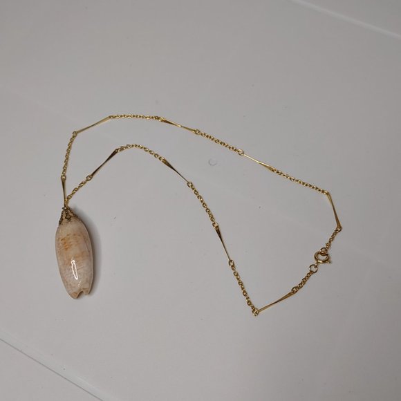 Cute 18 Inch Shell Pendant Necklace - Picture 3 of 16